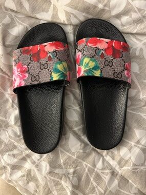 Gucci Floral GG Canvas Black Slide Sandals with Red & Pink Flowers